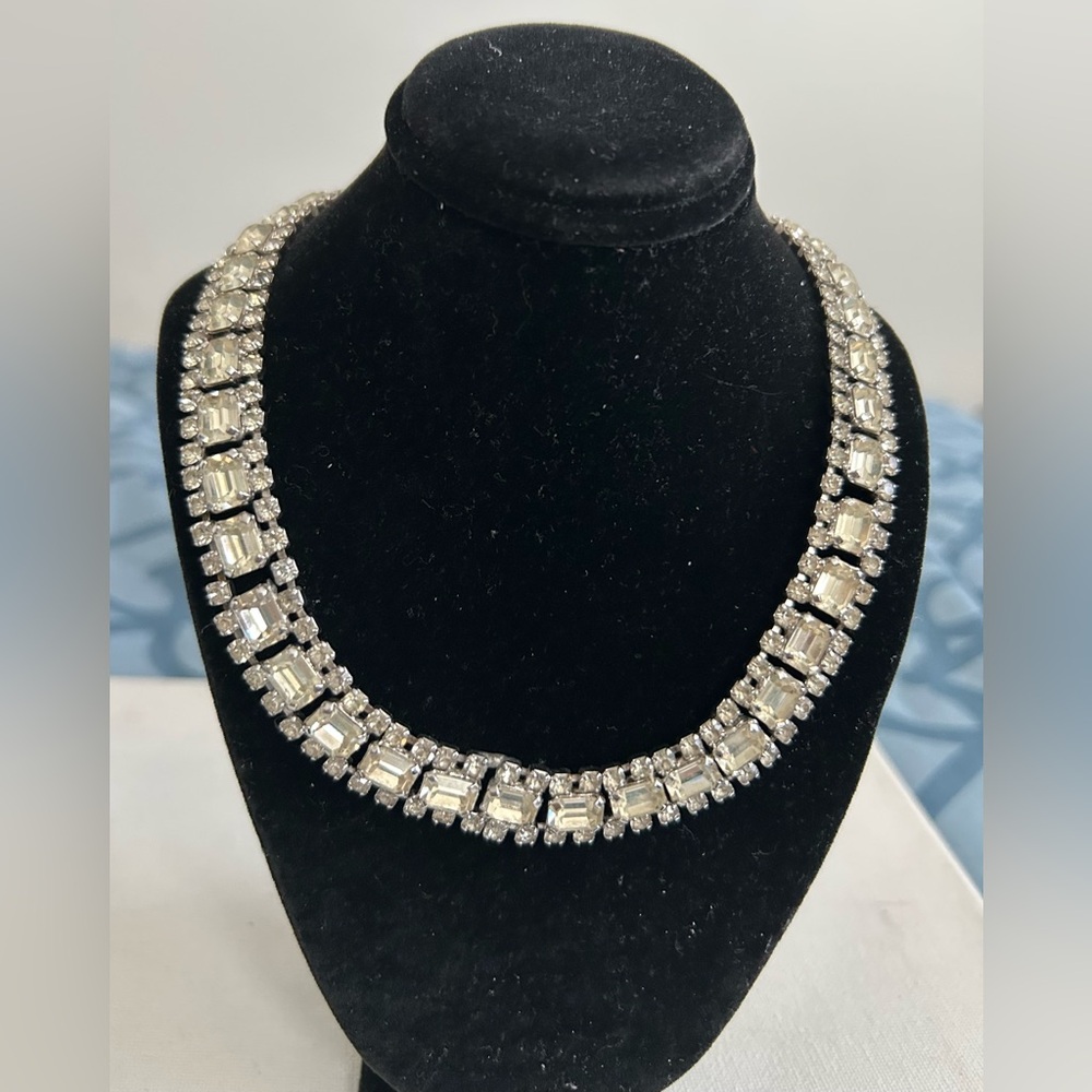 Stunning Vintage Rhinestone Crystal Silver Tone Collar Choker Necklace